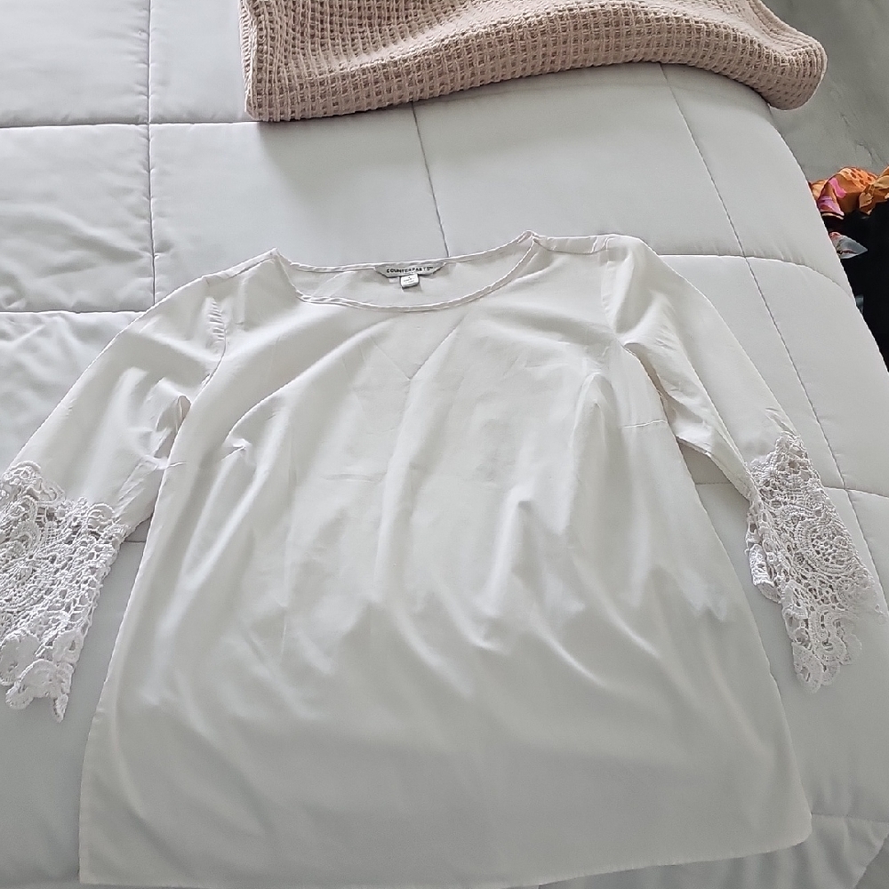 5 /$20 Elegant White Blouse with Lace Sleeves